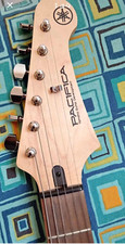 Chitarra elettrica yamaha usato  Bologna