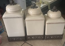 Set gracious goods for sale  Springfield