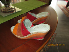 Chaussures couleur pourpre d'occasion  Noyal-Châtillon-sur-Seiche