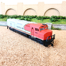 MODELO FERROCARRIL CALIBRE HO FERROCARRIL AMERICANO SANTA FE LOCOMOTORA DIÉSEL 1456 segunda mano  Embacar hacia Mexico