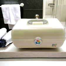 Estojo de maquiagem caboodles opala branca alça glitter iridescente armazenamento 13" de comprimento comprar usado Estojo de maquiagem caboodles opala branca alça glitter iridescente armazenamento 13" de comprimento comprar usado  Enviando para Brazil