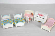 Usado, Pacote de móveis de quarto Sylvanian. meninos meninas. cama mesa piano. casa de bonecas comprar usado  Enviando para Brazil