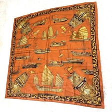 Hermes orange silk d'occasion  Expédié en Belgium
