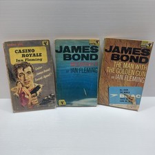 Ian Fleming James Bond Vintage Pan Books x 3 Casino Royale Moonraker Golden Gun comprar usado  Enviando para Brazil