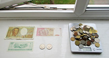 Lote de trabajo/lote a granel/monedas del tablero del mundo y algunos billetes 650 gramos DDD segunda mano  Embacar hacia Mexico
