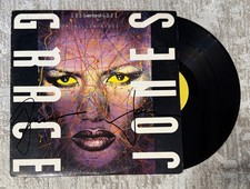 GRACE JONES AUTOGRAFADO AMOR EM CIMA DO AMOR VINIL LP LEGEND - CERTIFICADO DE AUTENTICIDADE BECKETT, usado comprar usado  Enviando para Brazil