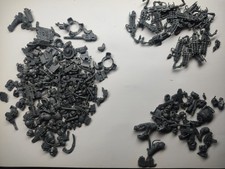 Warhammer pezzi vari usato  Bologna