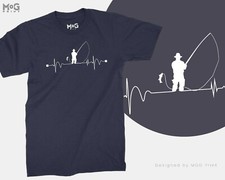 Usado, Camiseta Pesca Pulso Coração Pescador Pescador Pai Pescador Papai Avô Peixe Presente Camiseta comprar usado  Enviando para Brazil