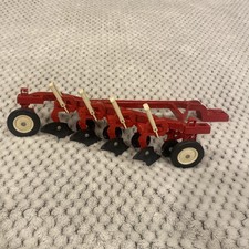 Ertl international bottom for sale  Saint Charles