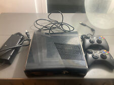 Consola Microsoft Xbox 360 con Kinect 4GB Negra 2 Mandos y Ambos Cables, usado segunda mano  Embacar hacia Argentina