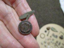 Escudo patriótico de bronze da Guerra Civil escavado/estrelas/listras abotoadura relíquia Chattanooga, TN comprar usado  Enviando para Brazil