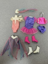 Duas roupas vintage de patinação no gelo Barbie capades de gelo e tutu com patins SEM BONECA, usado comprar usado Duas roupas vintage de patinação no gelo Barbie capades de gelo e tutu com patins SEM BONECA, usado comprar usado  Enviando para Brazil