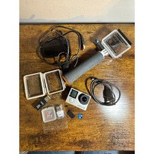 Usado, Usado Bom Estado de Funcionamento HERO 4 GO PRO Em Cabos de Prata Estojos USB Stick comprar usado Usado, Usado Bom Estado de Funcionamento HERO 4 GO PRO Em Cabos de Prata Estojos USB Stick comprar usado  Enviando para Brazil