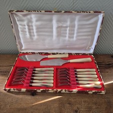 Juego de servir pasteles vintage incluye cuchillo, servidor, 12 tenedores en caja utensilios pastelería segunda mano  Embacar hacia Mexico