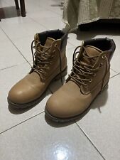 Scarponi color cammello usato Scarponi color cammello usato  Pellezzano