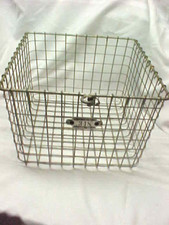 Usado, Cesta de arame vintage de uma piscina. Completo com o número do pino original comprar usado  Enviando para Brazil