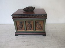 Caixa de armazenamento de madeira maciça, detalhes em pinha, PESADA, forrada de feltro 12" x 8" x 9" comprar usado  Enviando para Brazil