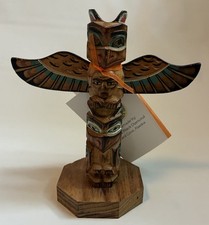 Diamante Negro do Alasca Esculpido à Mão Assinado 6" Totem Pole 'Raven's Deal' NOVO com Etiquetas comprar usado  Enviando para Brazil