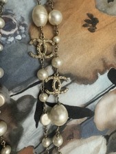 collana chanel lucchetto usato  Roma