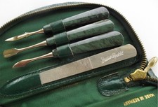 Conjunto de manicure vintage anos 40 Alemanha alças de baquelite verde arquivo especial corte triplo muito bom estado comprar usado Conjunto de manicure vintage anos 40 Alemanha alças de baquelite verde arquivo especial corte triplo muito bom estado comprar usado  Enviando para Brazil