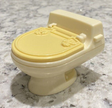 Vaso sanitário Fisher Price Loving Family móveis para casa de bonecas brinquedo para brincar comprar usado  Enviando para Brazil