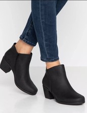 Clarks lindel zip for sale Clarks lindel zip for sale  GRAYS