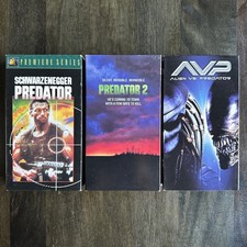 RARE Predator, Predator 2, Alien Vs Predator (3 VHS Box Set Lot) Schwarzenegger comprar usado RARE Predator, Predator 2, Alien Vs Predator (3 VHS Box Set Lot) Schwarzenegger comprar usado  Enviando para Brazil
