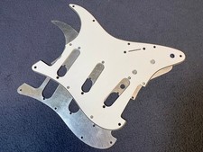 Usado, Fender Stratocaster 9 furos branco picareta protetor com escudo 3 dobras c/b/w comprar usado  Enviando para Brazil