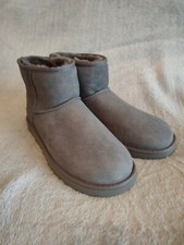 Ugg men classic for sale Ugg men classic for sale  CHEADLE