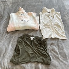 Lote de 21 blusas femininas Hollister Calvin Klein Forever média 3 peças blusa moletom comprar usado Lote de 21 blusas femininas Hollister Calvin Klein Forever média 3 peças blusa moletom comprar usado  Enviando para Brazil