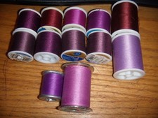 14 ABRIGOS/CLARK Y OTROS CARRETES HILO DE COSER PÚRPURA ALGODÓN Y POLI 2000 YARDAS segunda mano  Embacar hacia Mexico