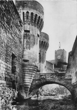 Pernes fontaines porte d'occasion  France