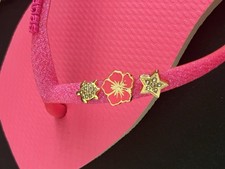 Chinelos Havaianas Rosa Neon Quente Feminino 9 10 Com Berloques Estrela Flor Tartaruga Novo comprar usado Chinelos Havaianas Rosa Neon Quente Feminino 9 10 Com Berloques Estrela Flor Tartaruga Novo comprar usado  Enviando para Brazil
