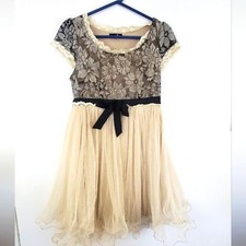 Ryu lace dress for sale  Halfway