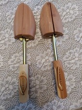 Macas modeladoras de sapatos de madeira de cedro G. H. Bass & Co tamanho MED. Feito nos EUA, usado comprar usado Macas modeladoras de sapatos de madeira de cedro G. H. Bass & Co tamanho MED. Feito nos EUA, usado comprar usado  Enviando para Brazil