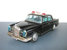 Bandai mercedes 230 usato Bandai mercedes 230 usato  Cinisello Balsamo