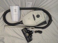 Staubsauger electrolux pure gebraucht kaufen  Miltenberg
