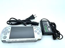 Console Sony PSP-2000 prata carregador novo cartão de memória bateria testado comprar usado  Enviando para Brazil