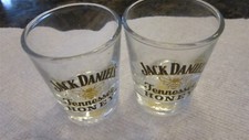 Conjunto de 2 copos de uísque Jack Daniels mel abelha na parte inferior Tennessee comprar usado  Enviando para Brazil