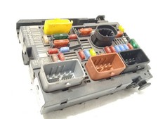 9667044980 relay fuse d'occasion  Expédié en Belgium