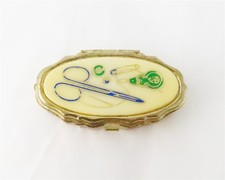 Kit de costura vintage em miniatura caixa de pílulas com tema de costura superior comprar usado  Enviando para Brazil