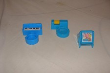 Cavalete escolar pré-escolar Fisher Price Little People Maggie’s, vaso sanitário, piano comprar usado  Enviando para Brazil