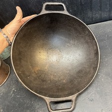 Lodge 14" ferro fundido Wok P14W - fundo plano, alças de laço, feitas nos EUA comprar usado Lodge 14" ferro fundido Wok P14W - fundo plano, alças de laço, feitas nos EUA comprar usado  Enviando para Brazil