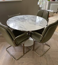 Knoll saarinen round for sale  LONDON