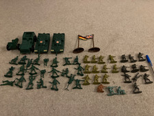 Toy soldiers mainly for sale  WOKINGHAM
