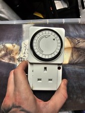 Tanda 230v socket for sale  THATCHAM