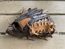 Nokona alpha select for sale  Baxter