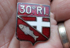 Ancien insigne émaillé d'occasion  Prades