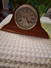 Relógio de prateleira de madeira quartzo numerais romanos operado por bateria, usado comprar usado Relógio de prateleira de madeira quartzo numerais romanos operado por bateria, usado comprar usado  Enviando para Brazil