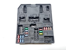 284b69501r scatola fusibili usato 284b69501r scatola fusibili usato  Torre del Greco